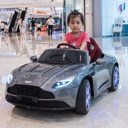 ASTON MARTIN DB11 კაუჩუკის საბურავებით/ტყავის სკამით 5DB11-Series