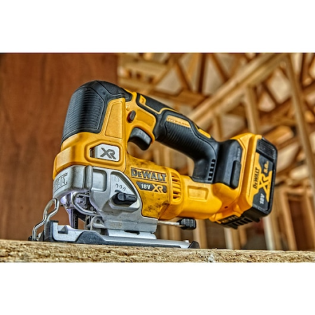 DEWALT ლობზიკი 18V აკუმლიატორის გარეშე-DCS334N-XJ