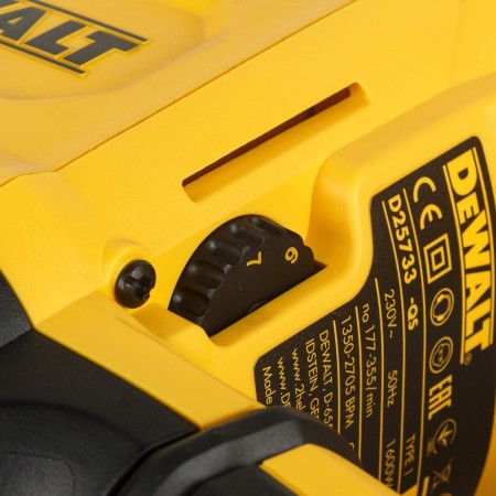 DEWALT 48 მმ SDS Max სადემონტაჟო ჩაქუჩი ანტი როტაციით-D25733K-QS