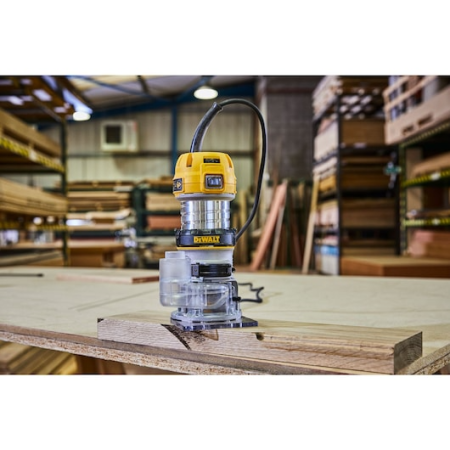 DeWALT D26200-QS - კომპაქტური ელექტრონული როუტერი 900W 36 მმ