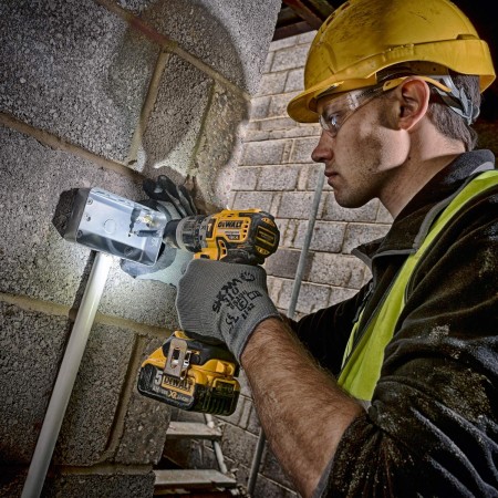 DEWALT დრელი აკუმულატორზე + იმპულსური 18V-DCK266P2-QW